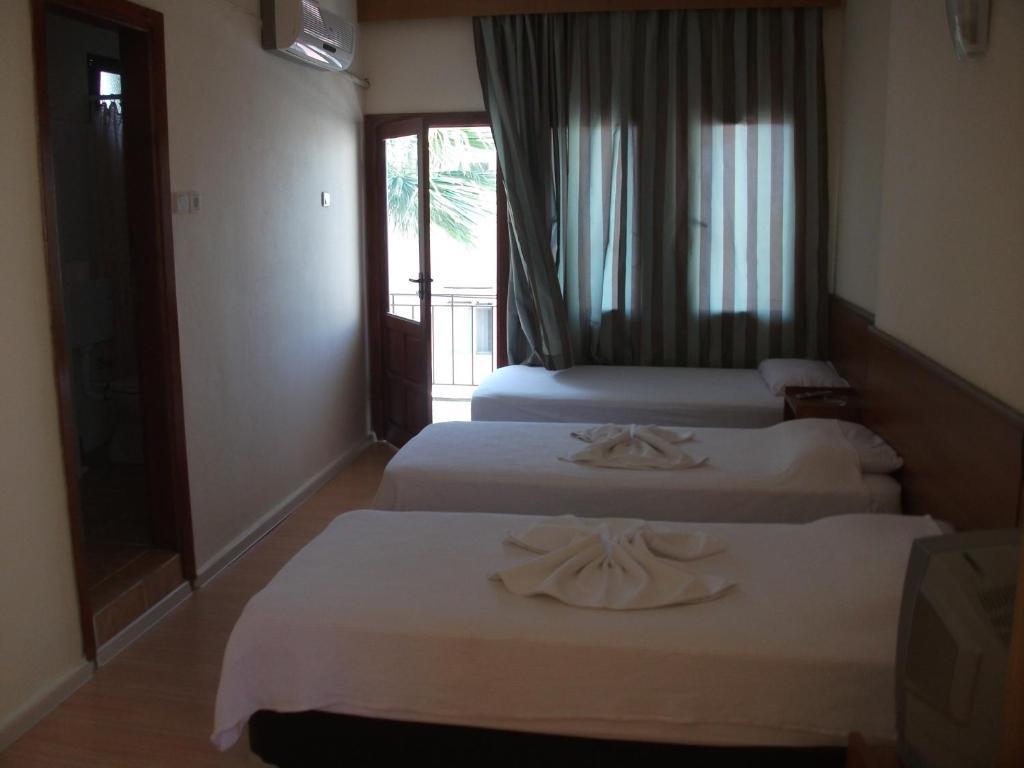Tug Hotel Kuşadası Buitenkant foto