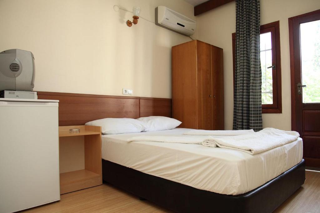 Tug Hotel Kuşadası Buitenkant foto