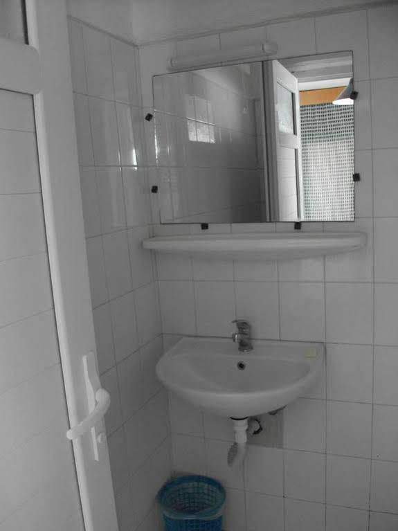 Tug Hotel Kuşadası Buitenkant foto
